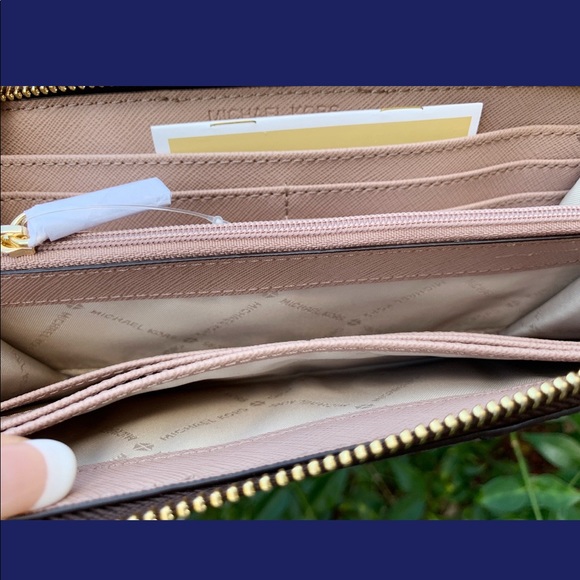 Gaby’sBags👜💕-Michael Kors Wallet Brow Fawn - Picture 2 of 3